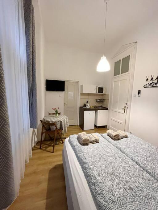 12# Sunflower Cozy Apartment Budapest Eksteriør billede